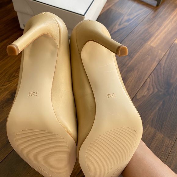 GUESS crew nude light natural leather heels NEW - Picture 3 of 4